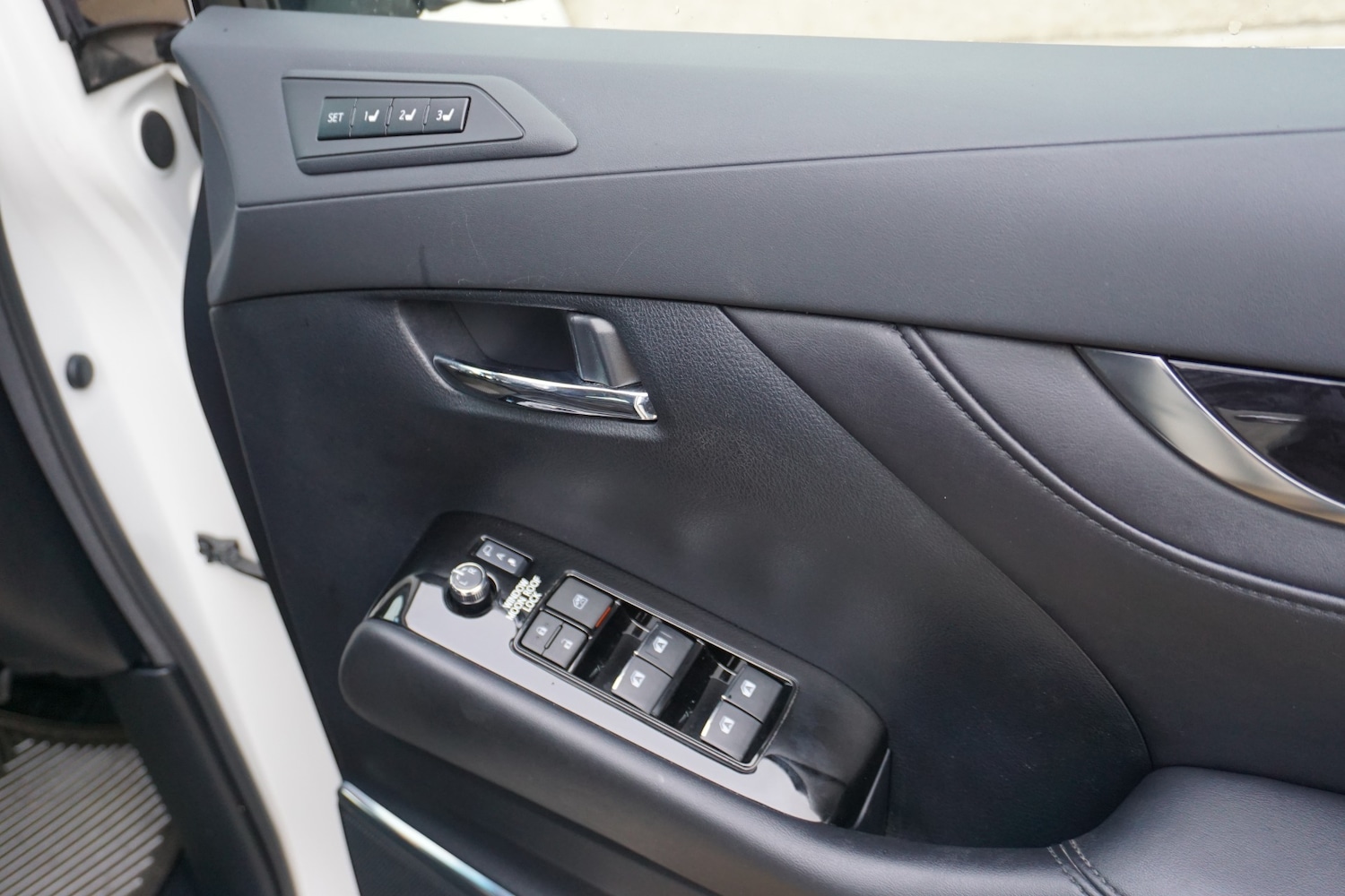 Used Toyota Alphard 2025 for sale - 76377008: Photo 38