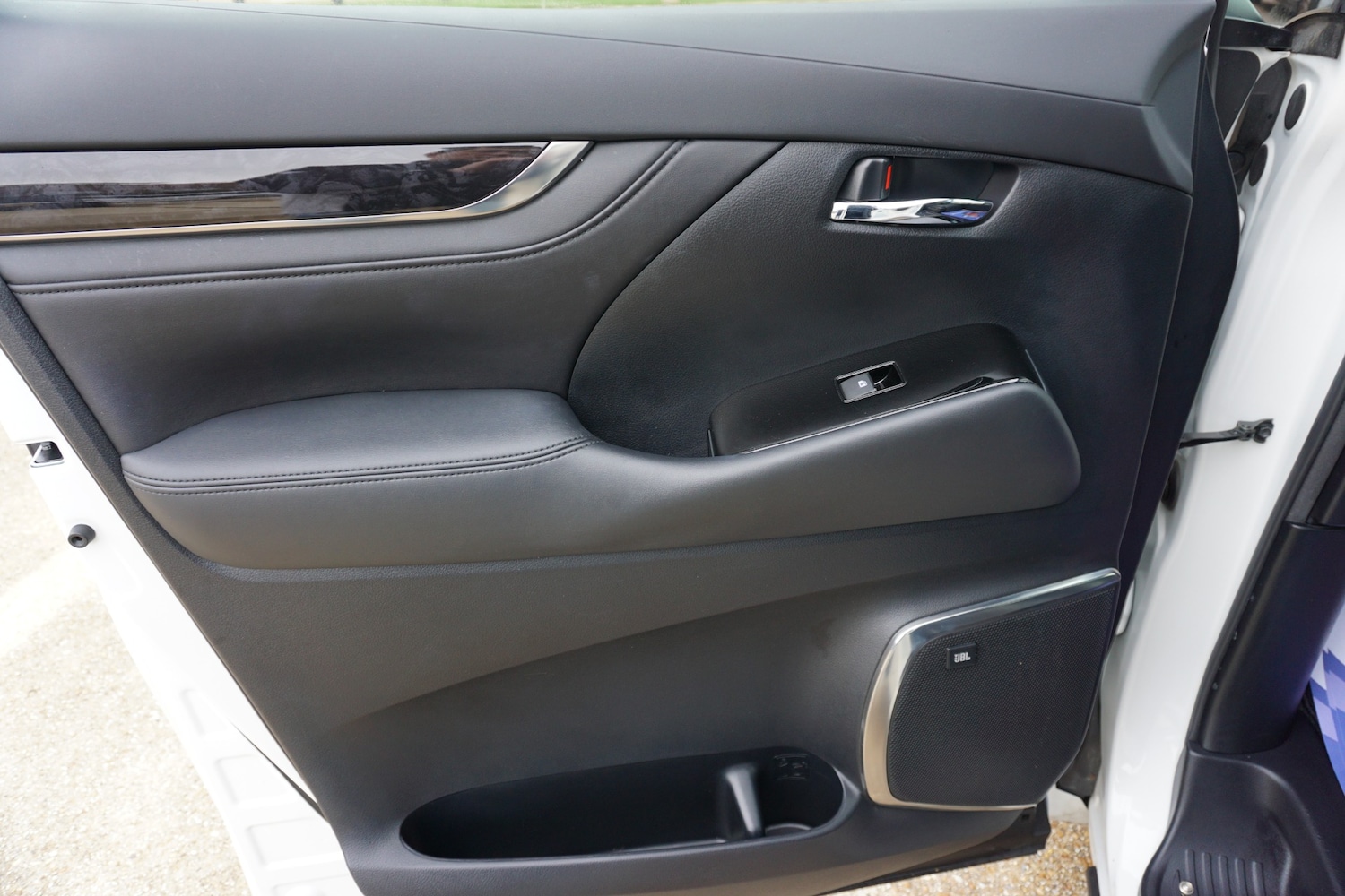 Used Toyota Alphard 2025 for sale - 76377008: Photo 56