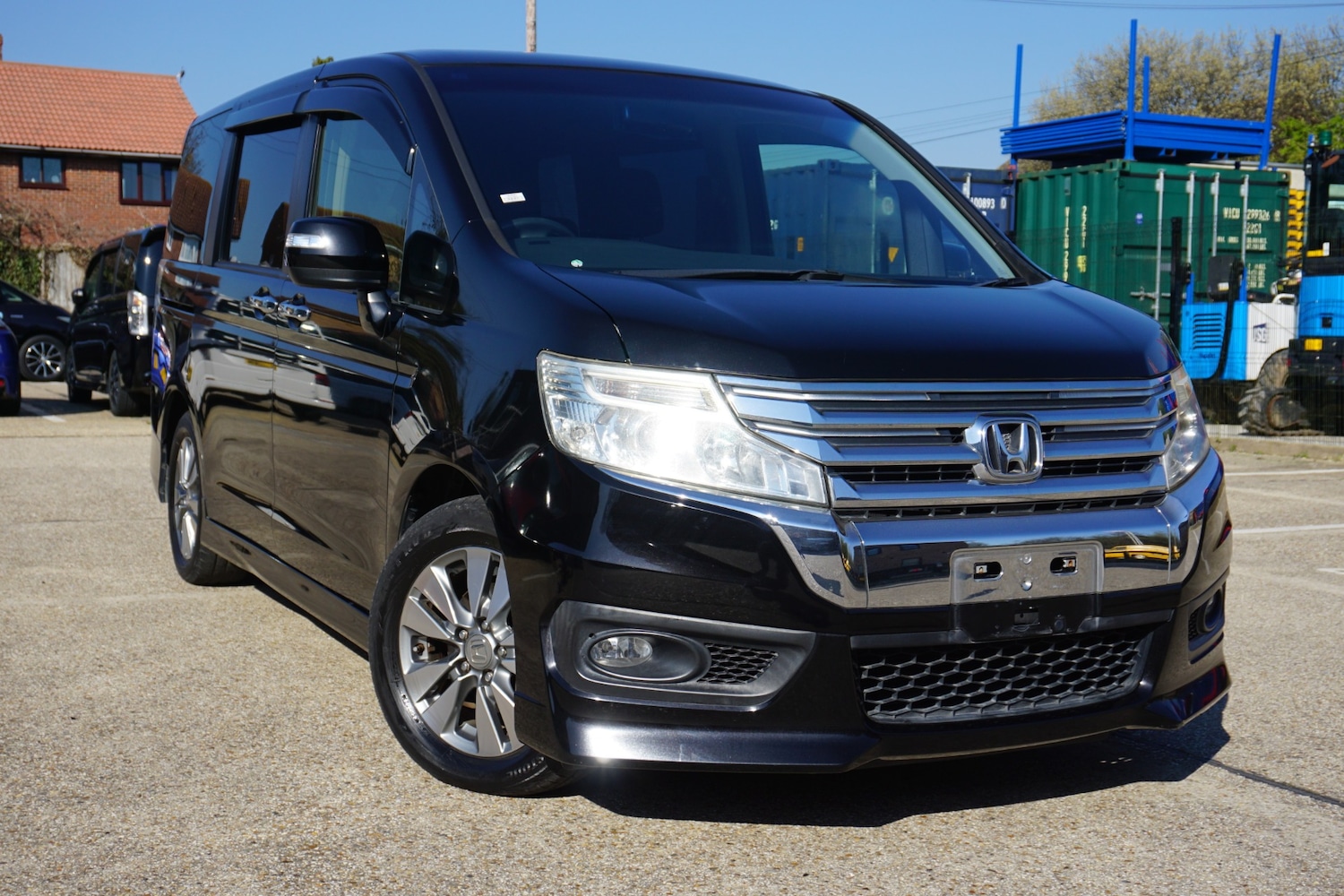 Used Honda Stepwagon 2014 for sale - 78127235: Photo 1