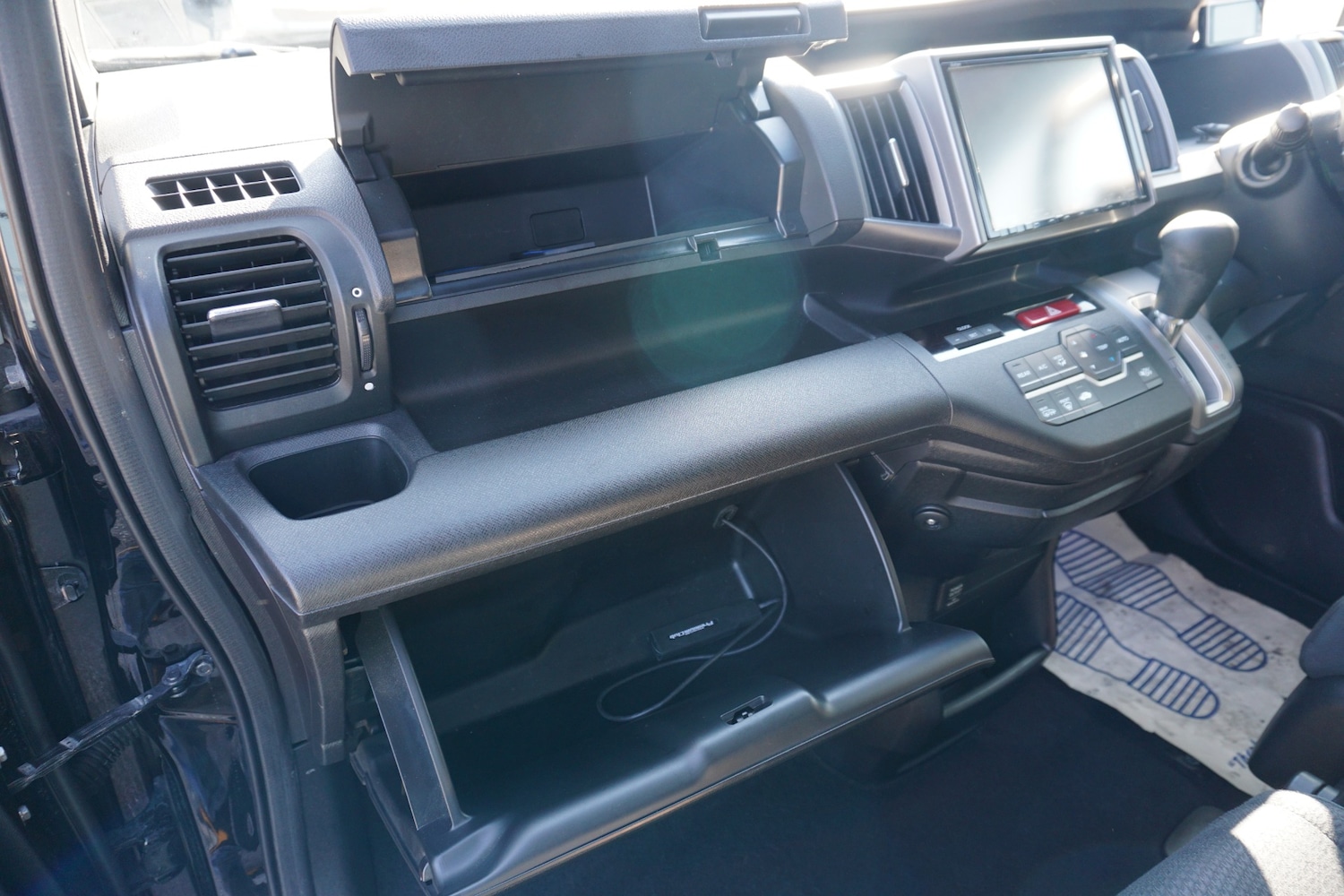 Used Honda Stepwagon 2014 for sale - 78127235: Photo 26