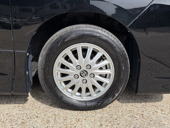 Used Toyota Voxy 2015 for sale - 79421688: Photo