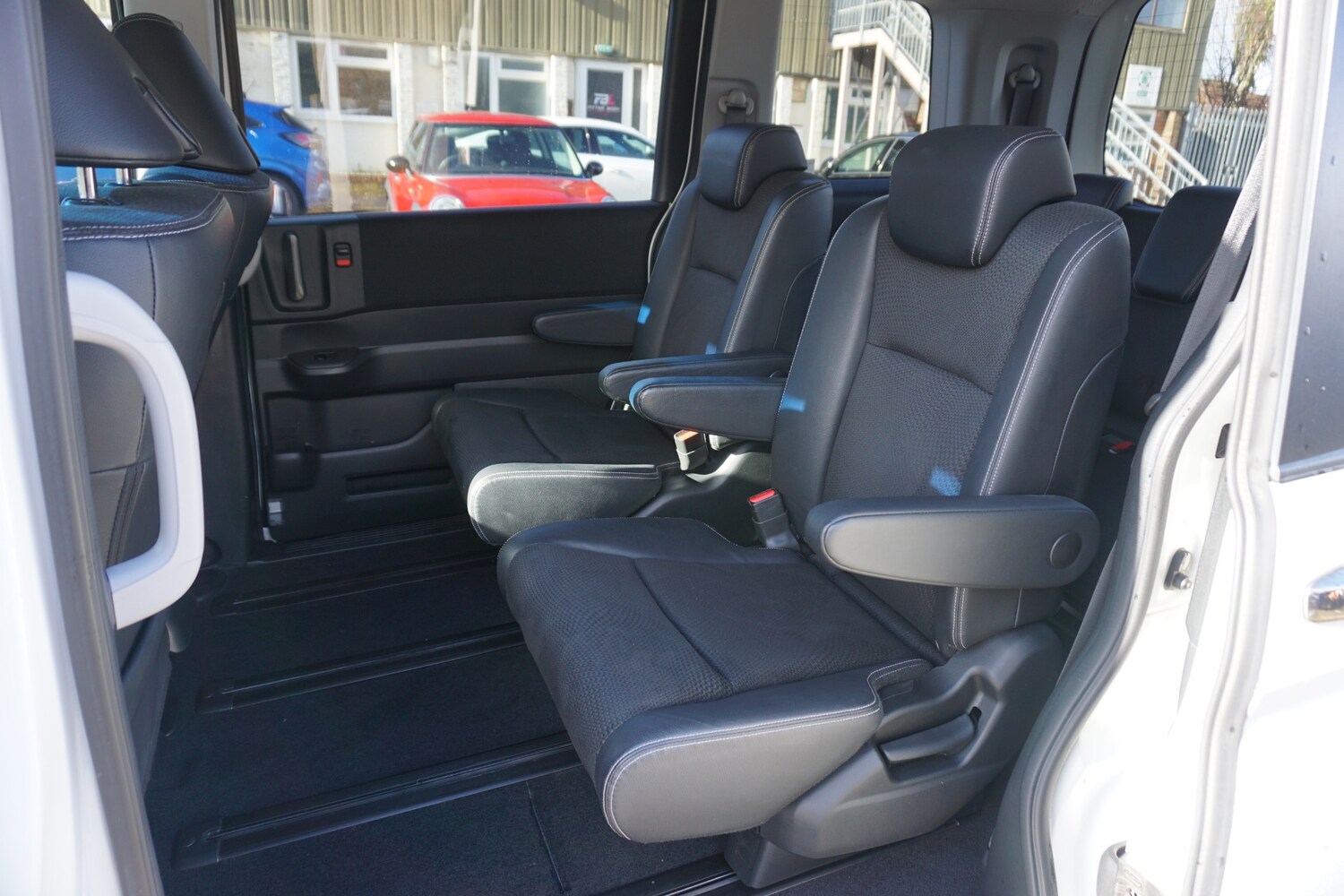 Used Honda Stepwagon 2026 for sale - 77400214: Photo 23