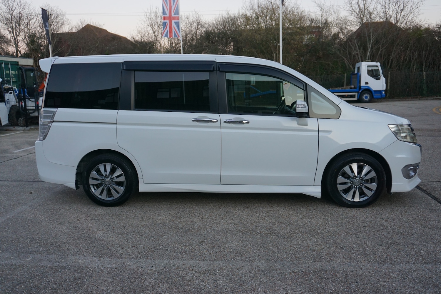 Used Honda Stepwagon 2025 for sale - 77107905: Photo 2