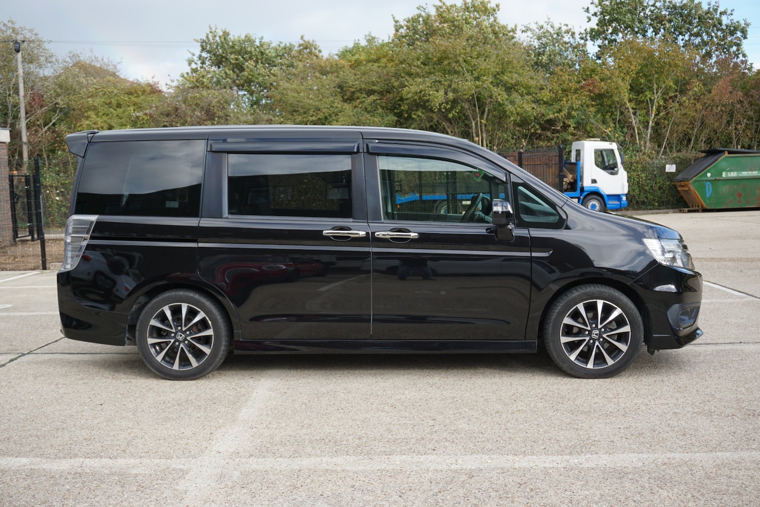 Used Honda Stepwagon 2025 for sale - 76358362: Photo 2