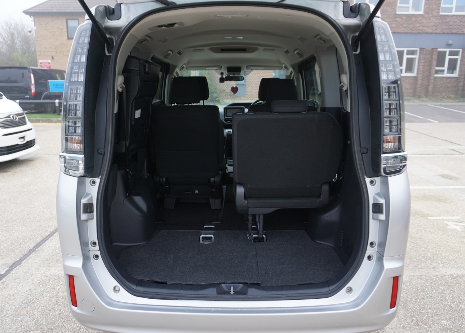 Used Toyota Noah 2025 for sale - 77107927: Photo 21