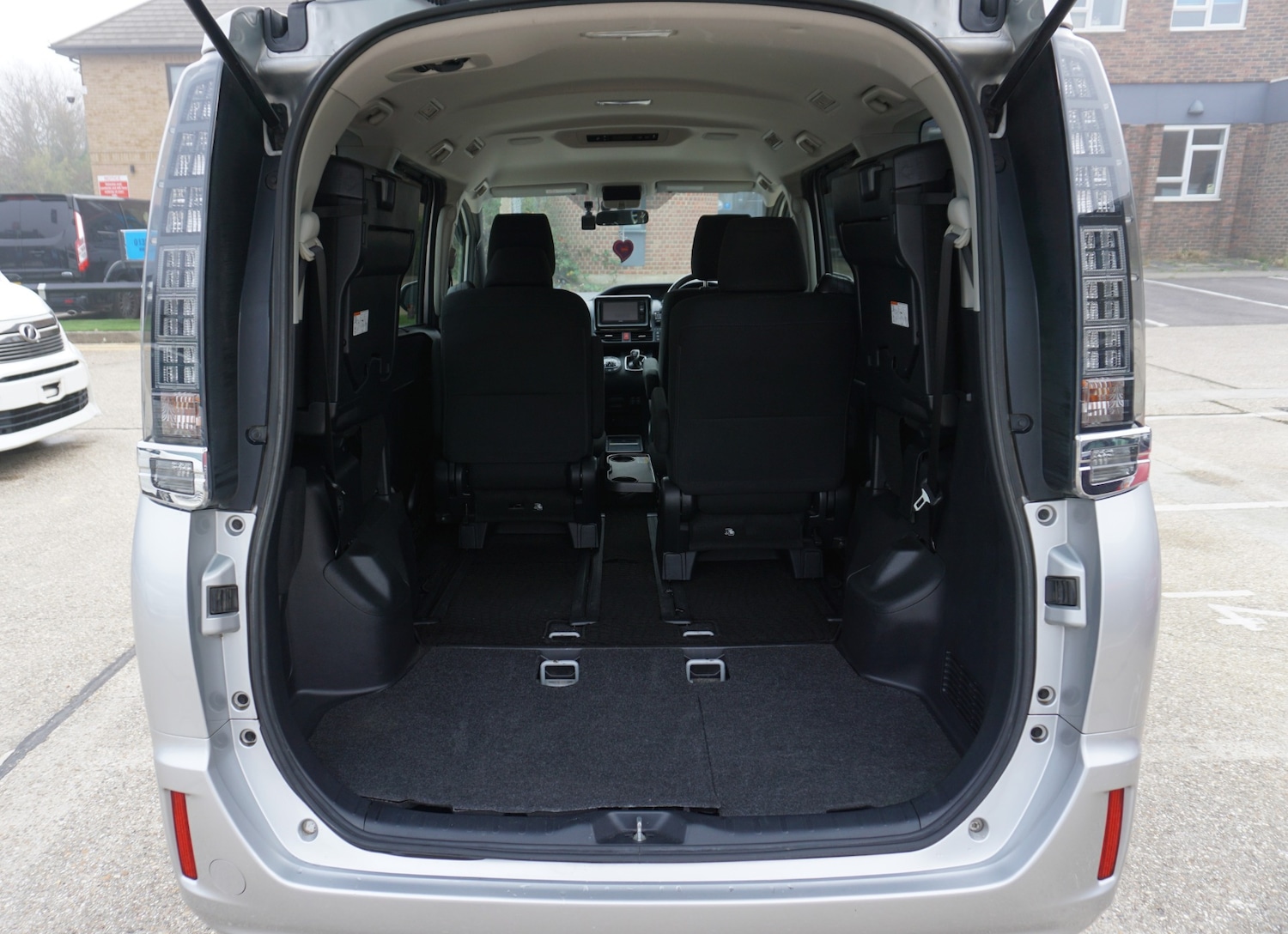 Used Toyota Noah 2025 for sale - 77107927: Photo 25