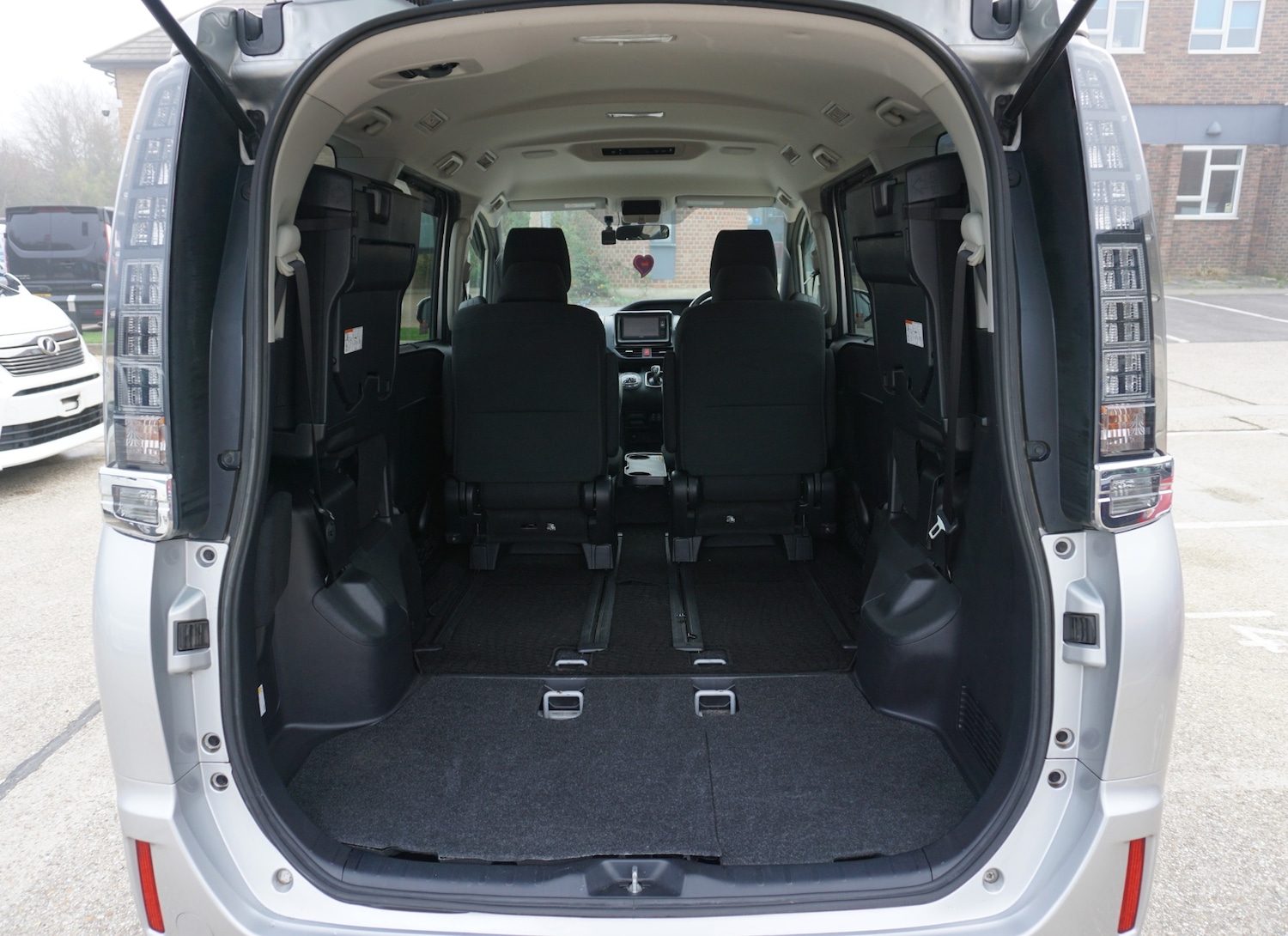 Used Toyota Noah 2025 for sale - 77107927: Photo 27