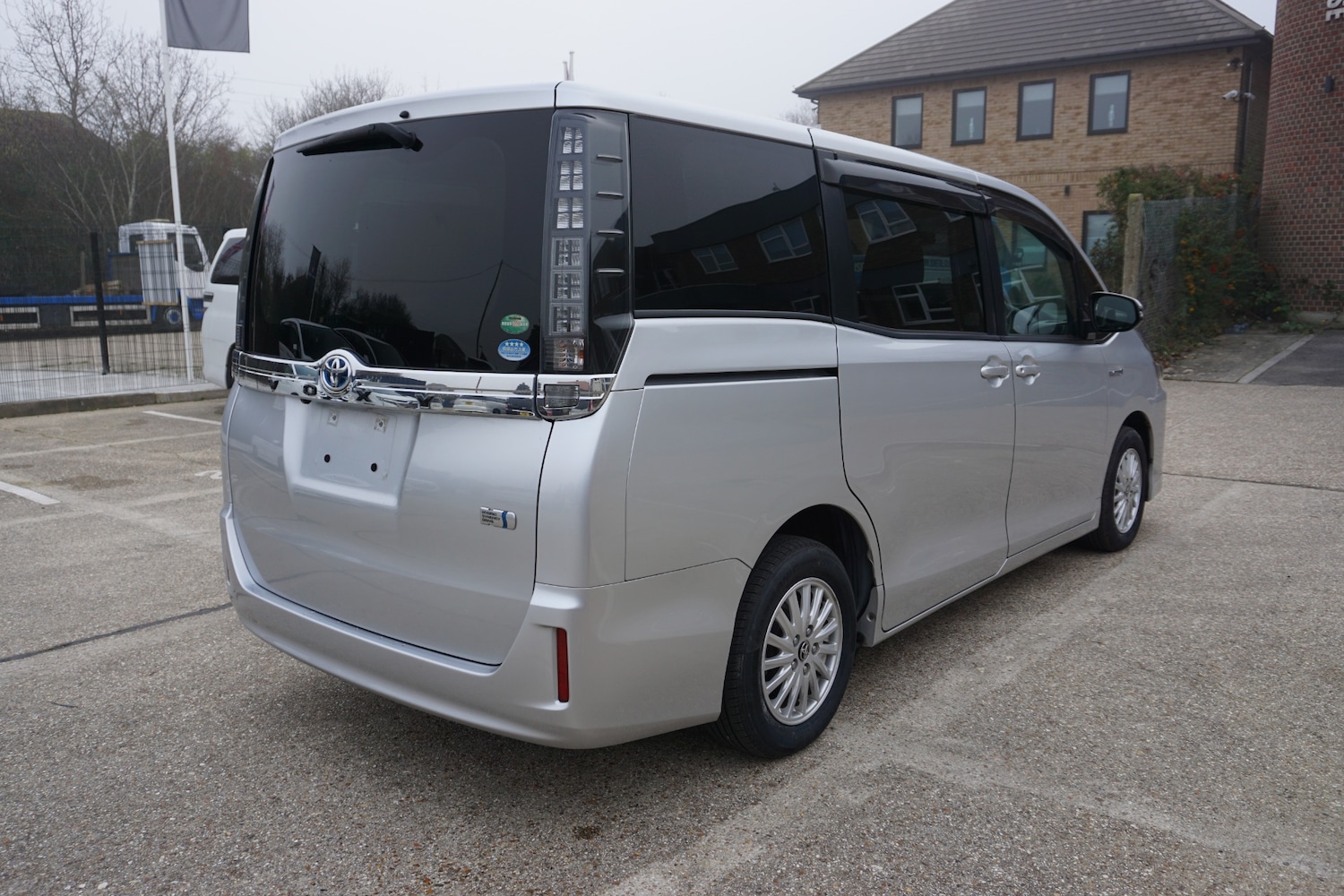 Used Toyota Noah 2025 for sale - 77107927: Photo 3