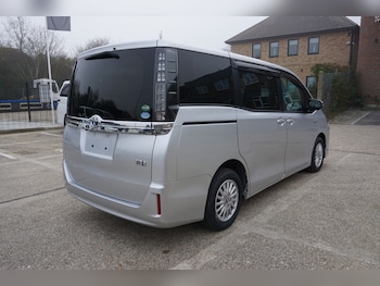 Used Toyota Noah 2015 for sale - 77107927: Photo