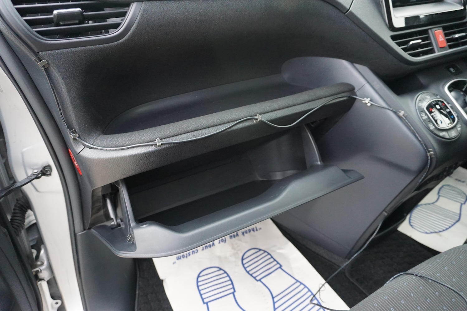 Used Toyota Noah 2025 for sale - 77107927: Photo 45