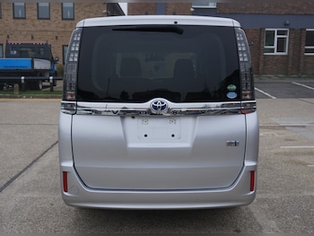 Used Toyota Noah 2015 for sale - 77107927: Photo