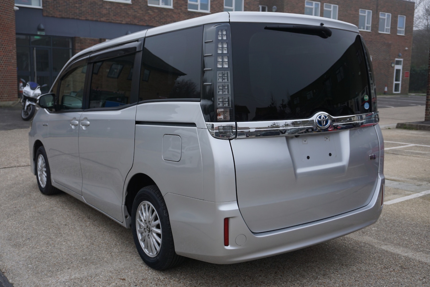 Used Toyota Noah 2025 for sale - 77107927: Photo 8