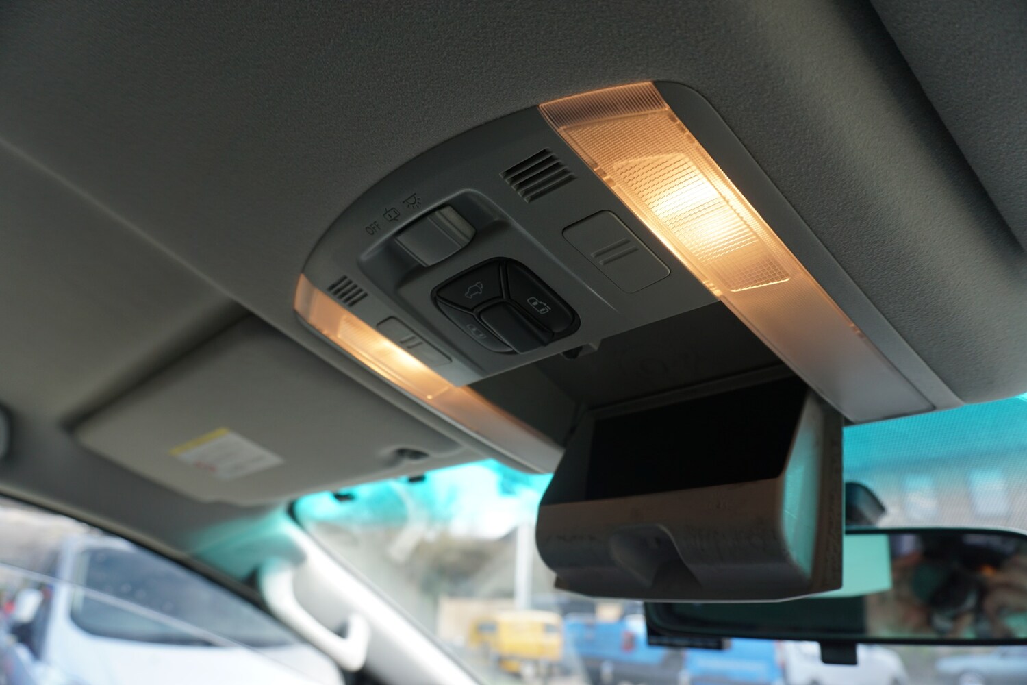 Used Toyota Vellfire 2025 for sale - 74124845: Photo 32