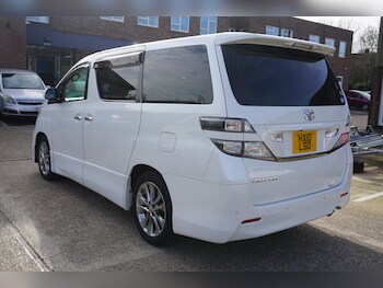 Used Toyota Vellfire 2010 for sale - 74124845: Photo
