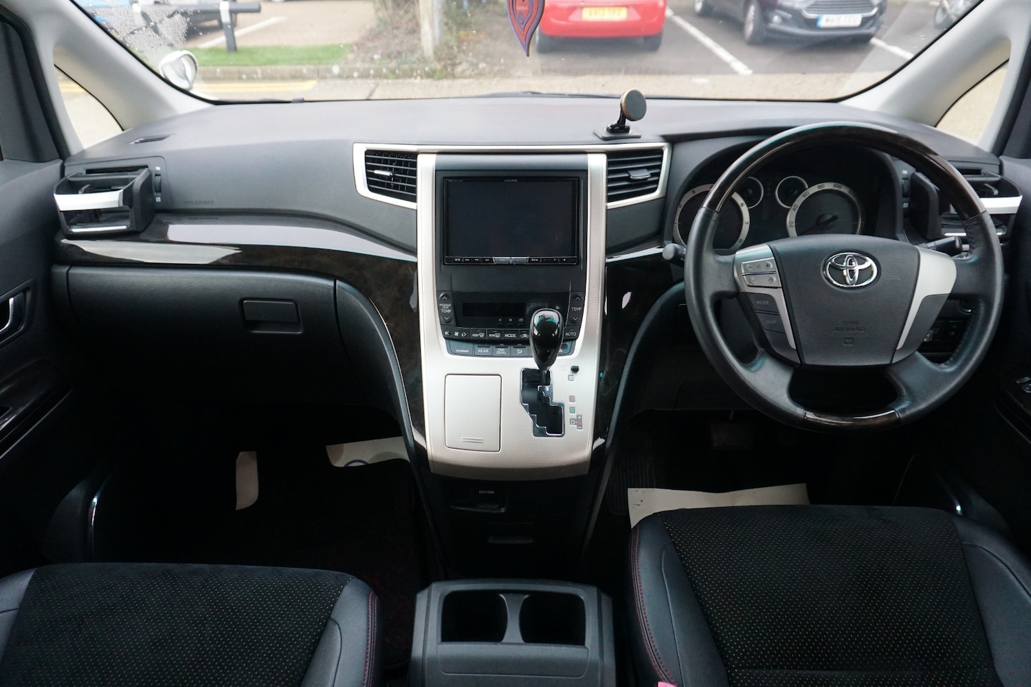 Used Toyota Vellfire 2026 for sale - 77400377: Photo 10