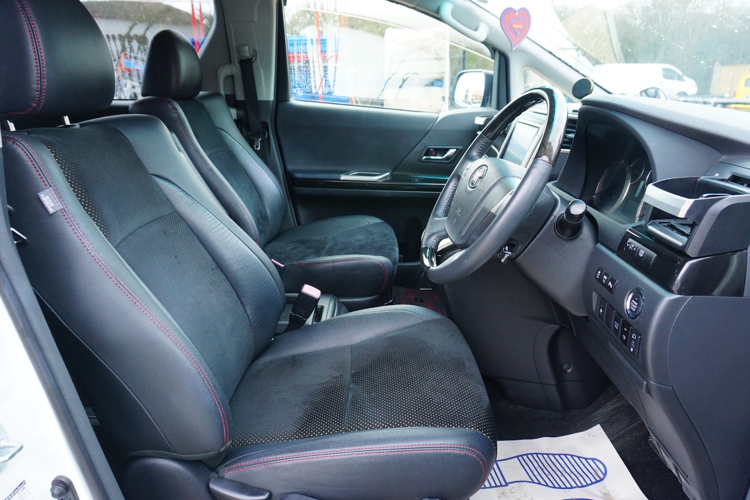 Used Toyota Vellfire 2026 for sale - 77400377: Photo 11