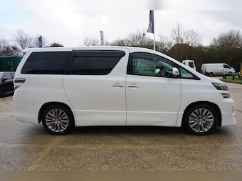 Used Toyota Vellfire 2014 for sale - 77400377: Photo