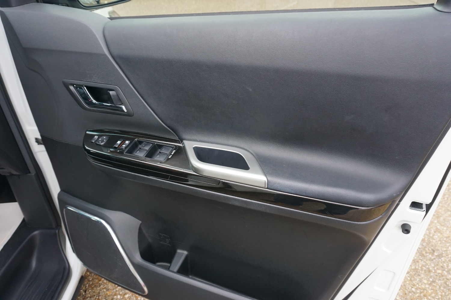 Used Toyota Vellfire 2026 for sale - 77400377: Photo 32