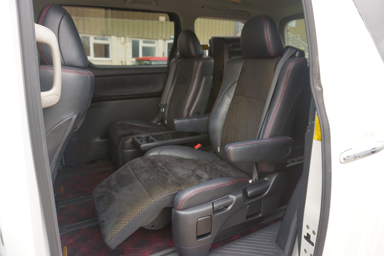 Used Toyota Vellfire 2026 for sale - 77400377: Photo 36