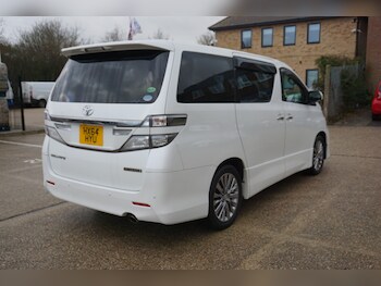Used Toyota Vellfire 2014 for sale - 77400377: Photo