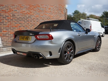 Used Abarth 124 Spider 2018 for sale - 75746972: Photo
