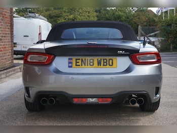 Used Abarth 124 Spider 2018 for sale - 75746972: Photo