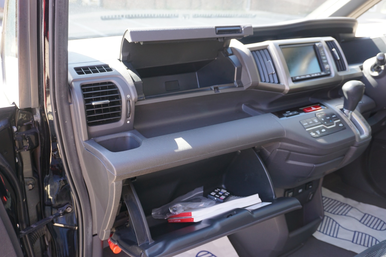 Used Honda Stepwagon 2013 for sale - 78202529: Photo 25