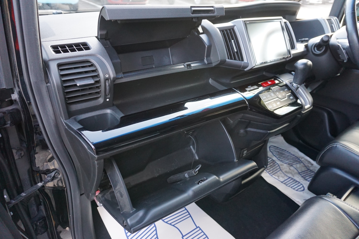 Used Honda Stepwagon 2013 for sale - 76436879: Photo 39