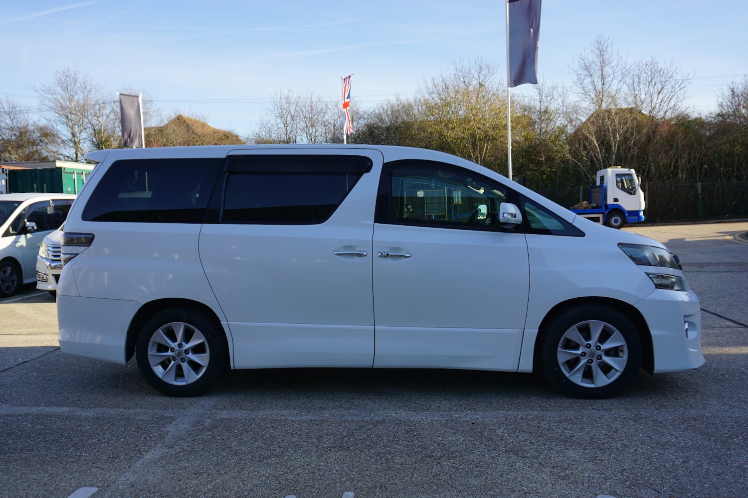 Used Toyota Vellfire 2025 for sale - 77264803: Photo 2