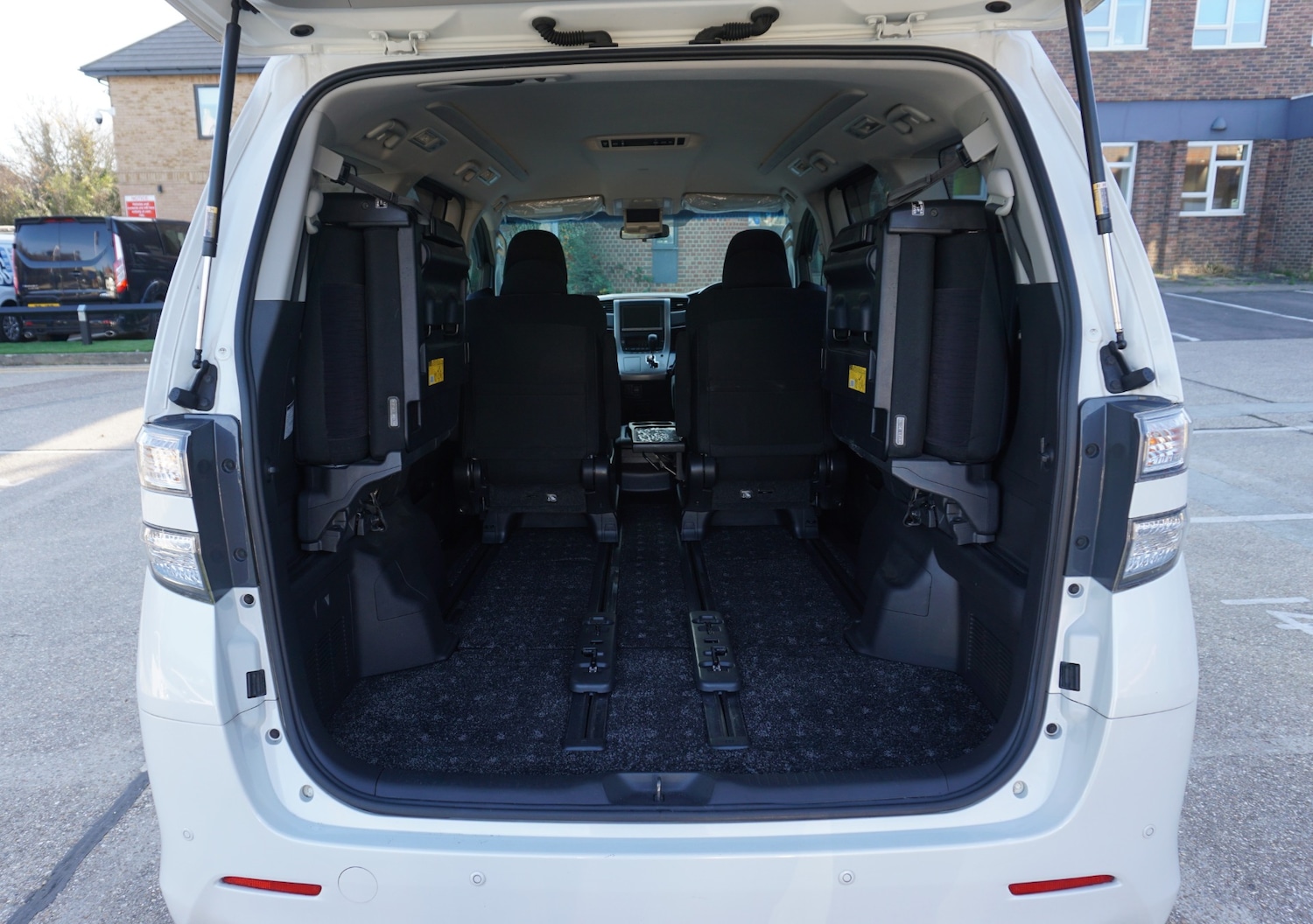 Used Toyota Vellfire 2025 for sale - 77264803: Photo 25