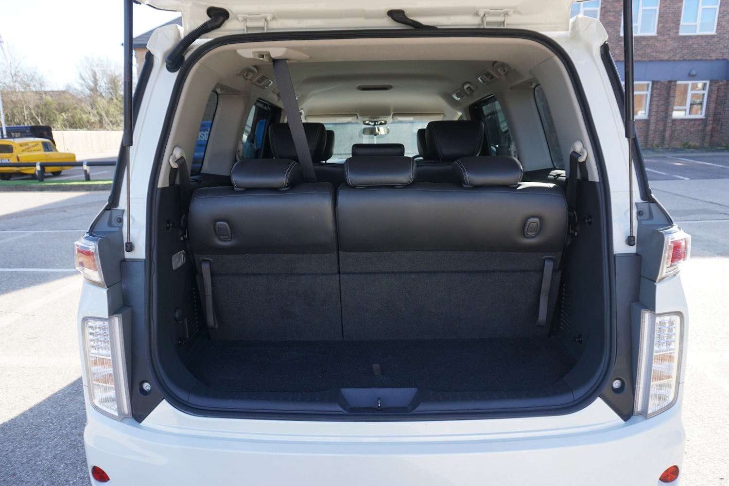 Used Nissan Elgrand 2026 for sale - 77782125: Photo 15