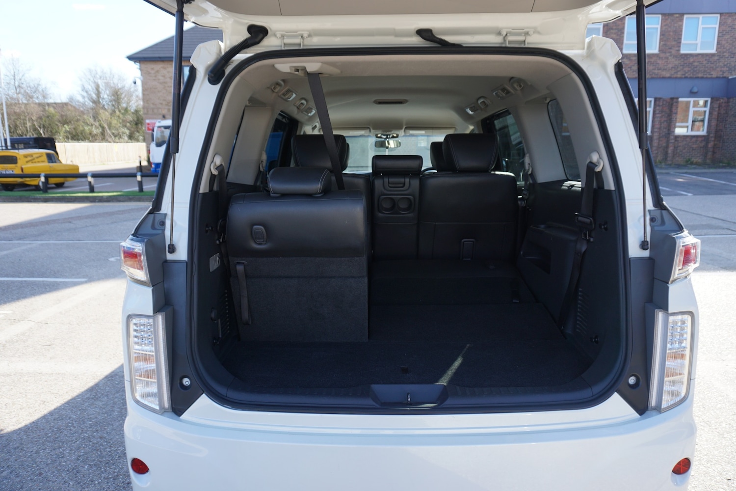 Used Nissan Elgrand 2026 for sale - 77782125: Photo 18