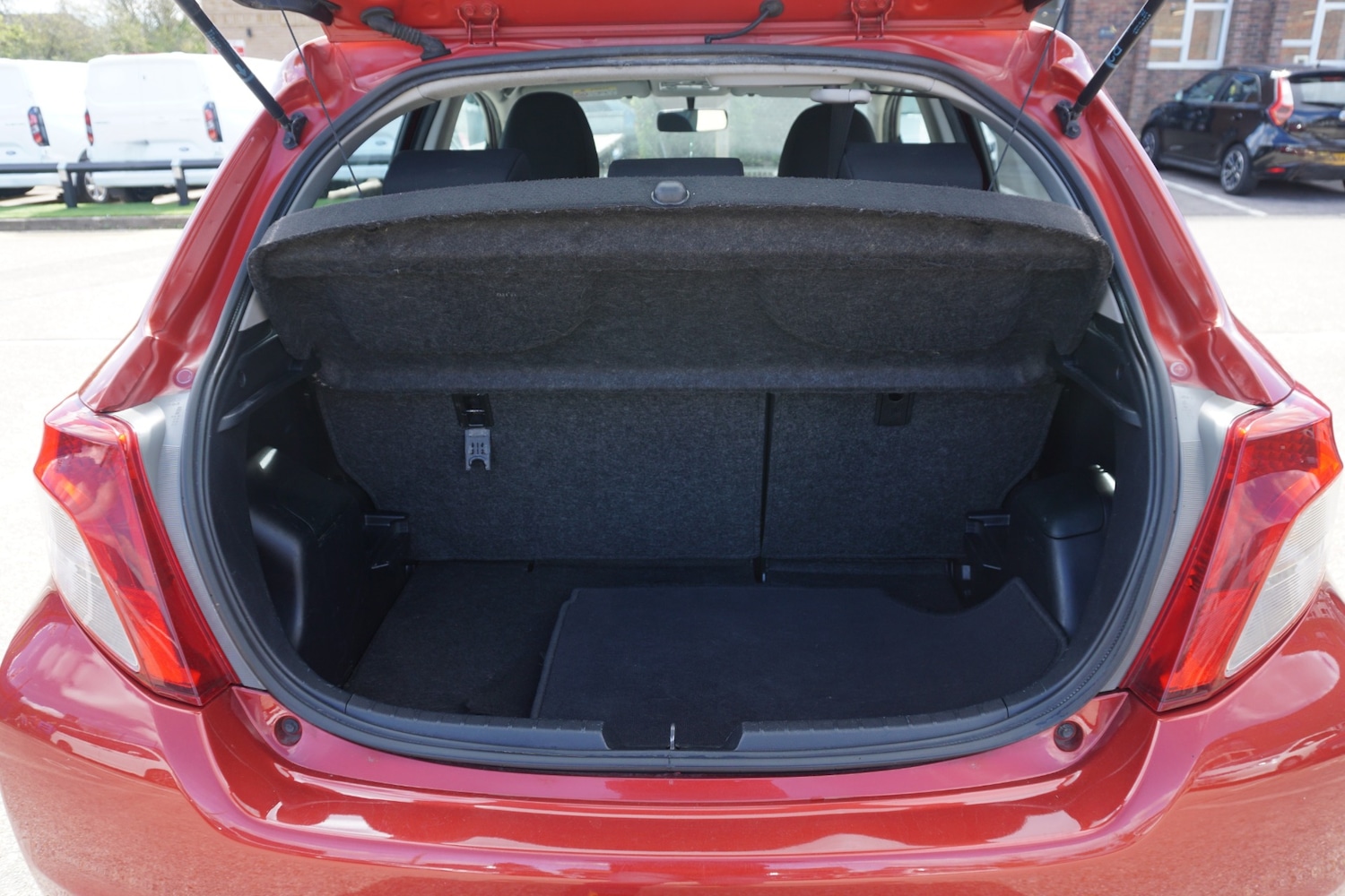 Used Toyota Yaris 2013 for sale - 78032153: Photo 22