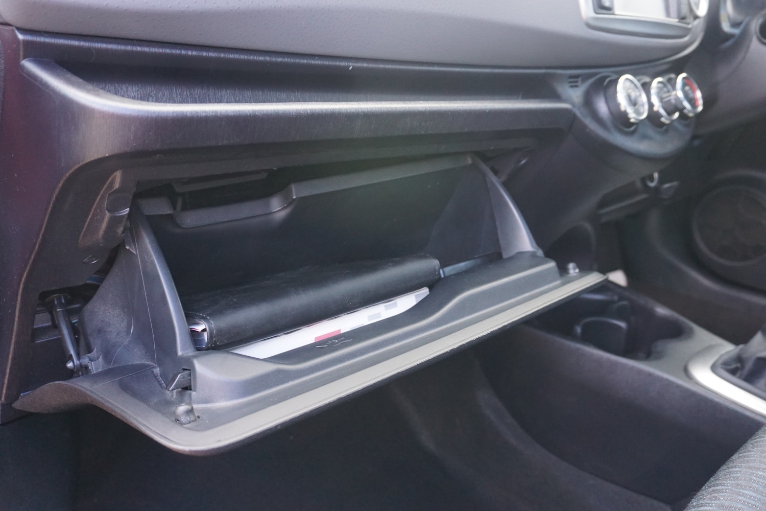 Used Toyota Yaris 2013 for sale - 78032153: Photo 31