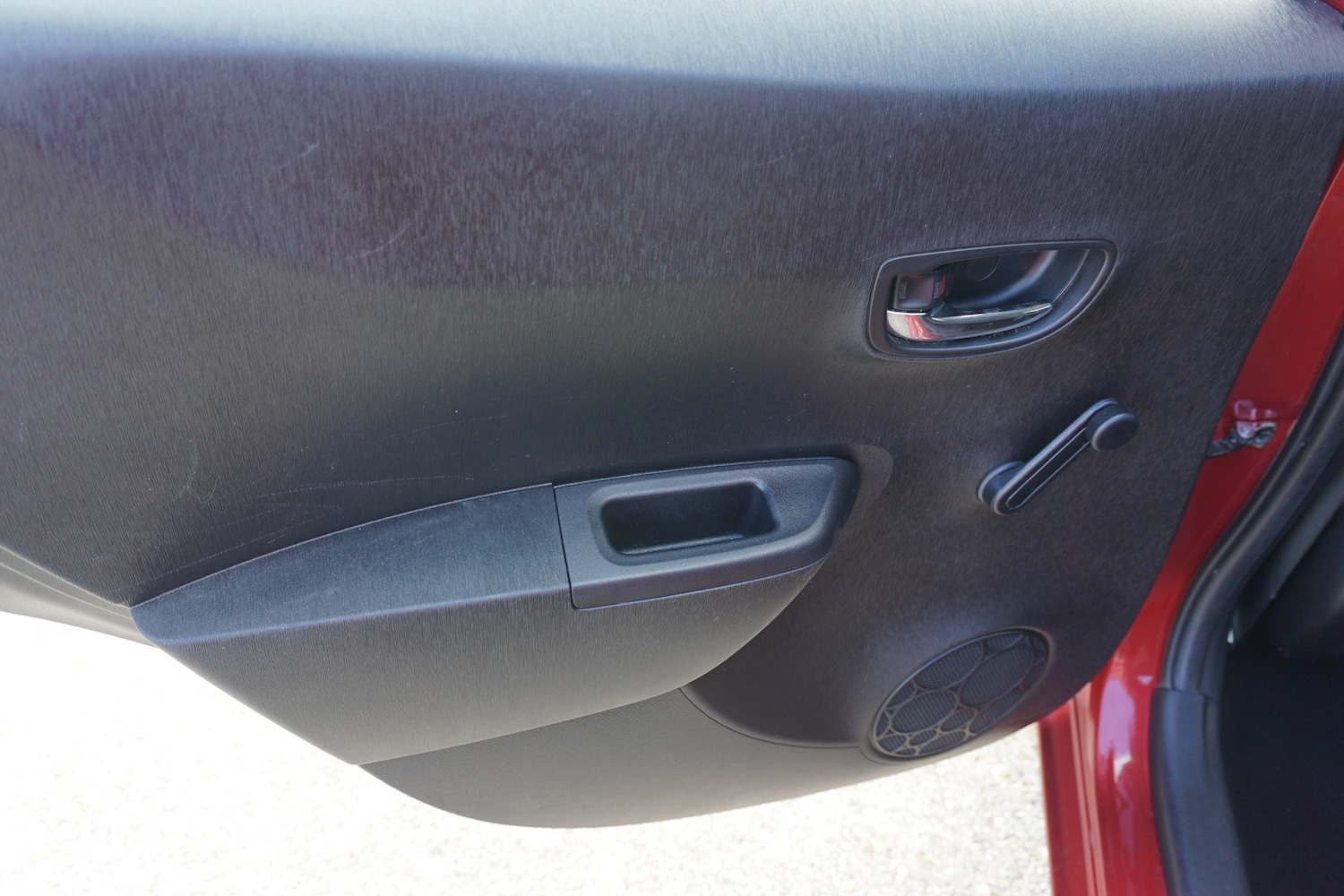 Used Toyota Yaris 2013 for sale - 78032153: Photo 33