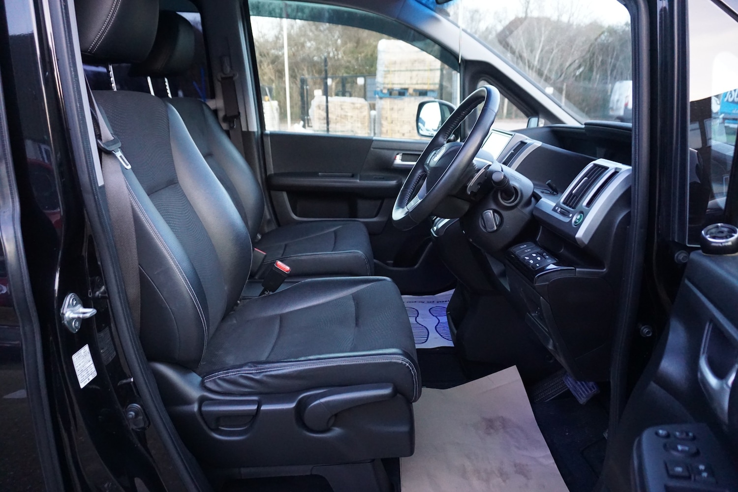 Used Honda Stepwagon 2014 for sale - 77129917: Photo 11