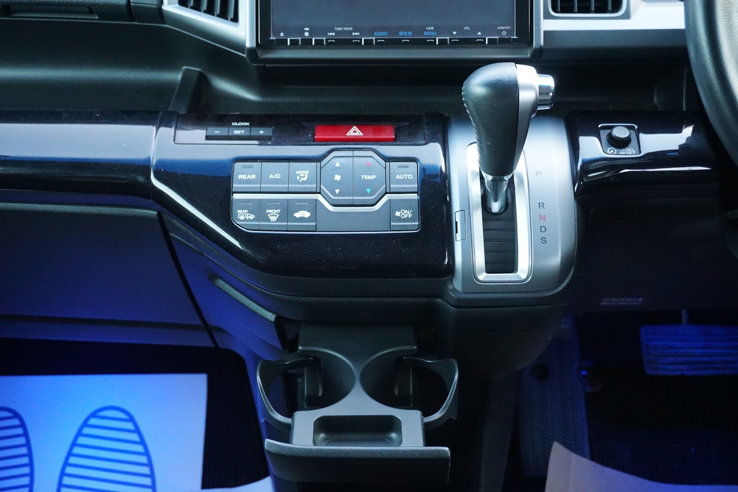 Used Honda Stepwagon 2014 for sale - 77129917: Photo 27