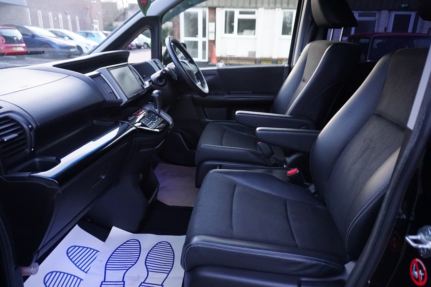 Used Honda Stepwagon 2014 for sale - 77129917: Photo 34