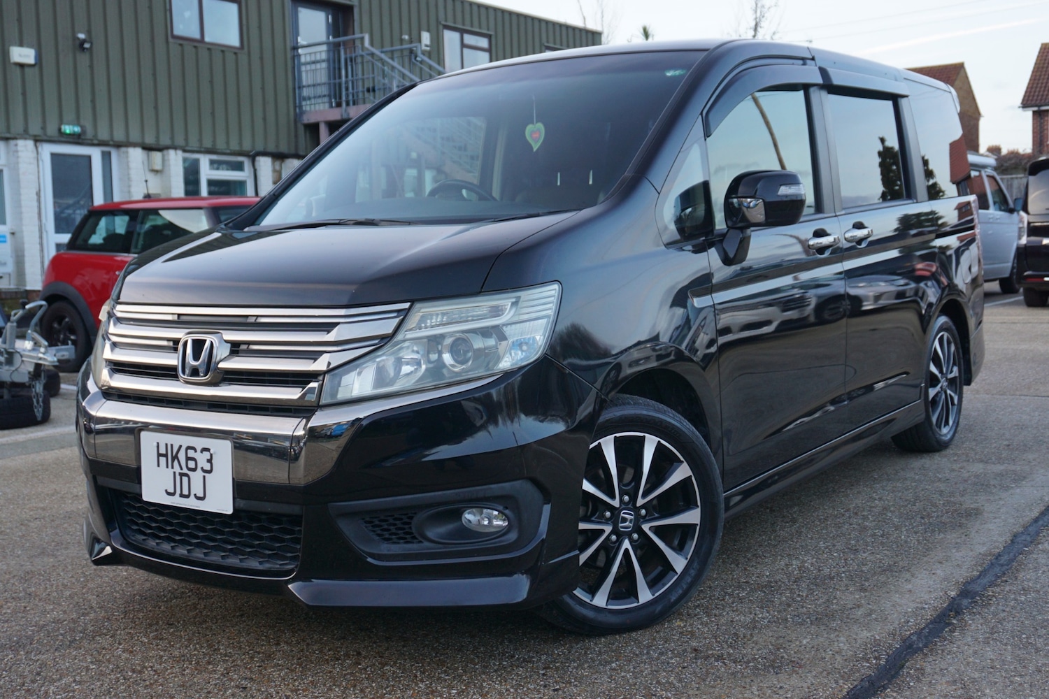 Used Honda Stepwagon 2014 for sale - 77129917: Photo 6