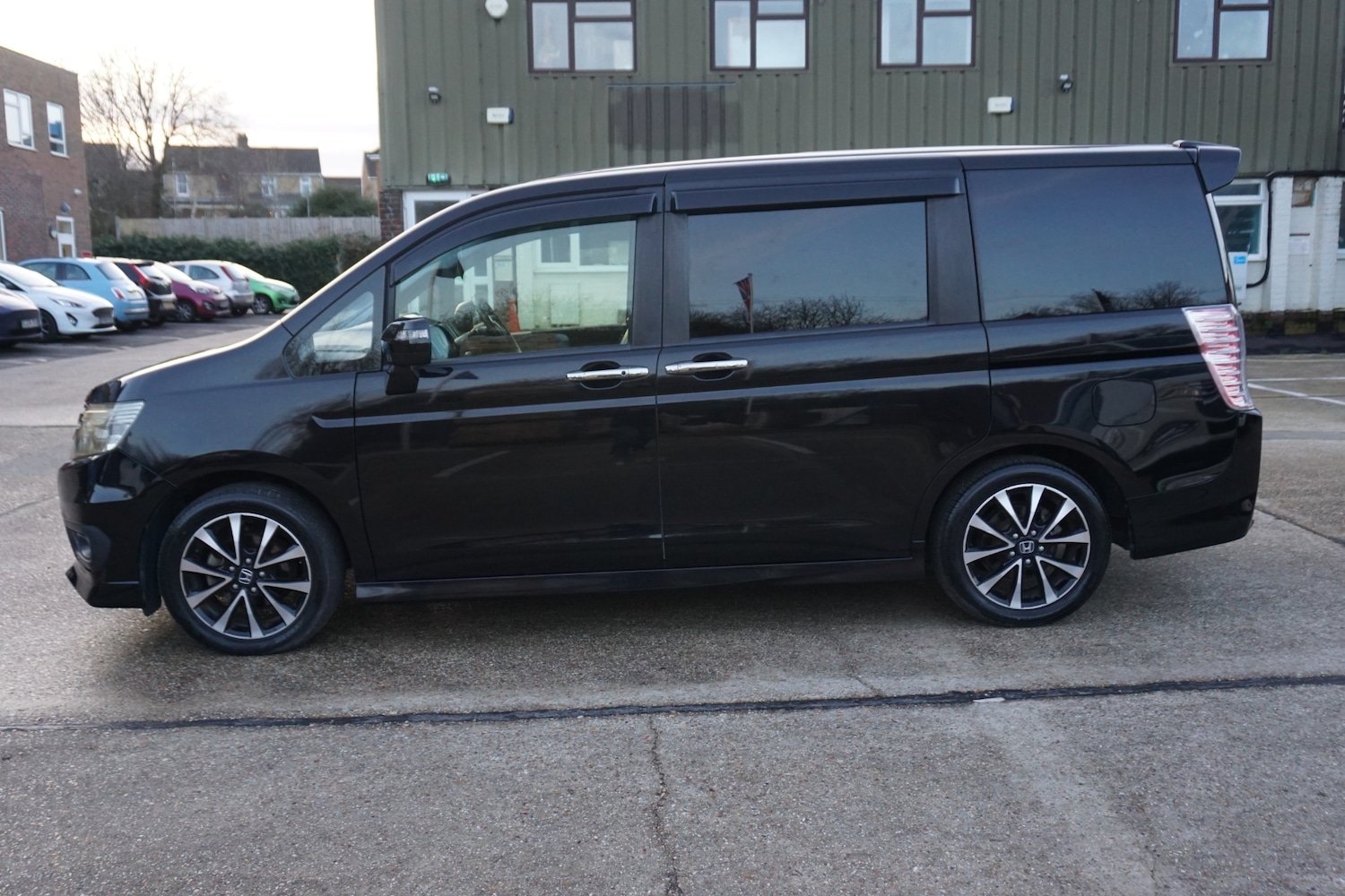 Used Honda Stepwagon 2014 for sale - 77129917: Photo 7