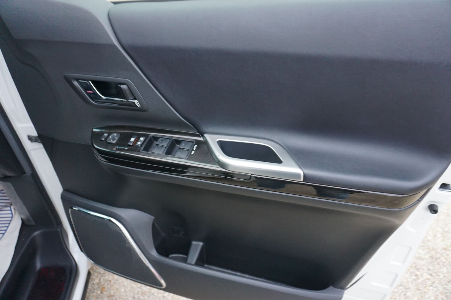 Used Toyota Vellfire 2025 for sale - 77065876: Photo 32