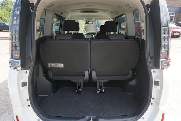 Used Toyota Voxy 2014 for sale - 74964934: Photo 13