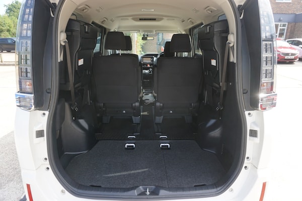 Used Toyota Voxy 2014 for sale - 74964934: Photo 16