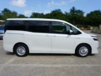 Used Toyota Voxy 2014 for sale - 74964934: Photo