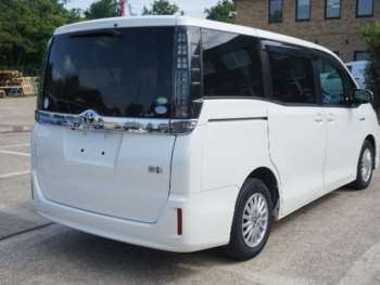 Used Toyota Voxy 2014 for sale - 74964934: Photo