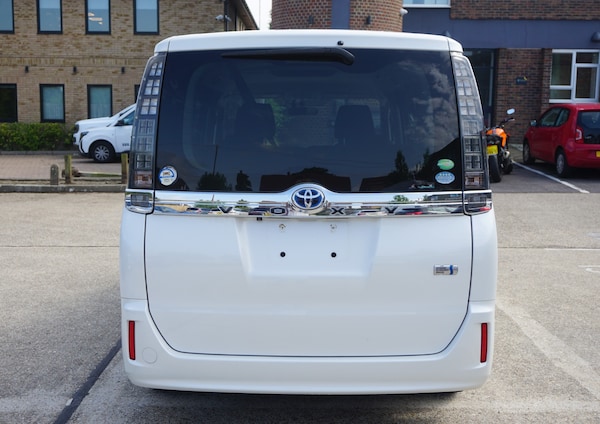 Used Toyota Voxy 2014 for sale - 74964934: Photo 4