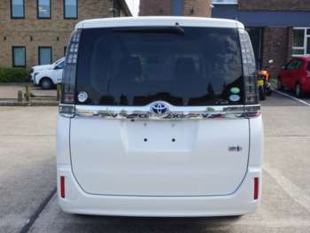 Used Toyota Voxy 2014 for sale - 74964934: Photo
