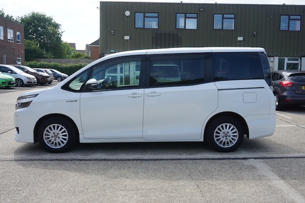 Used Toyota Voxy 2014 for sale - 74964934: Photo 7