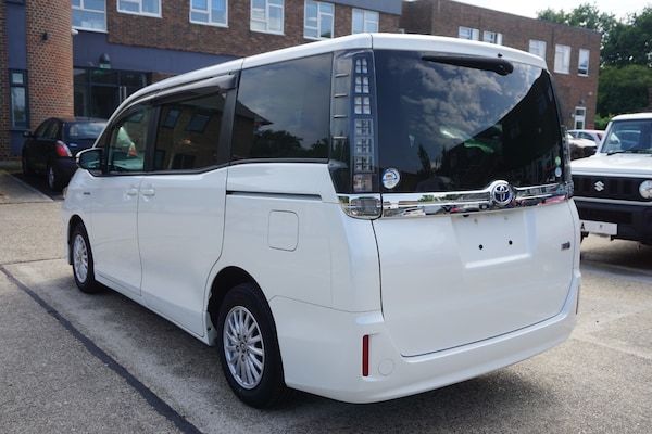 Used Toyota Voxy 2014 for sale - 74964934: Photo 8
