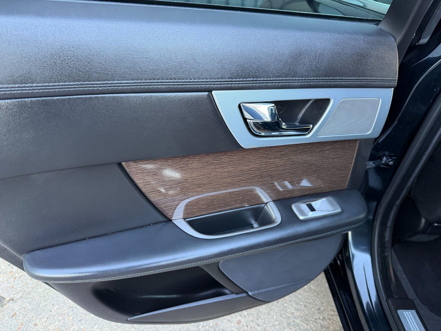 Used Jaguar XF 2011 for sale - 77724106: Photo 13